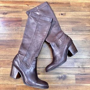 Frye 7 Rory Scrunch Boot brown